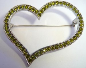 P414 - Green Stone Heart Brooch